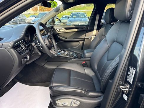 Used 2025 Porsche Macan image 9