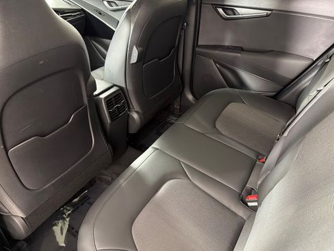 Used 2023 Kia Niro EX Touring FWD image 11