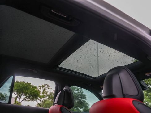 Used 2025 Mercedes-Benz GLC 43 AMG 4MATIC image 35