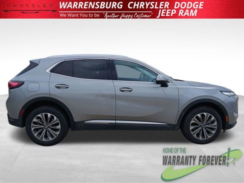 Used 2024 Buick Envision Preferred AWD/4WD image 2