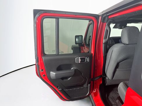 Used 2025 Jeep Wrangler Willys image 25