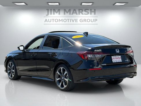 Used 2025 Honda Civic Sport Touring image 4