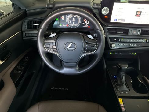 Certified 2025 Lexus ES 300h w/ Premium Package FWD image 15