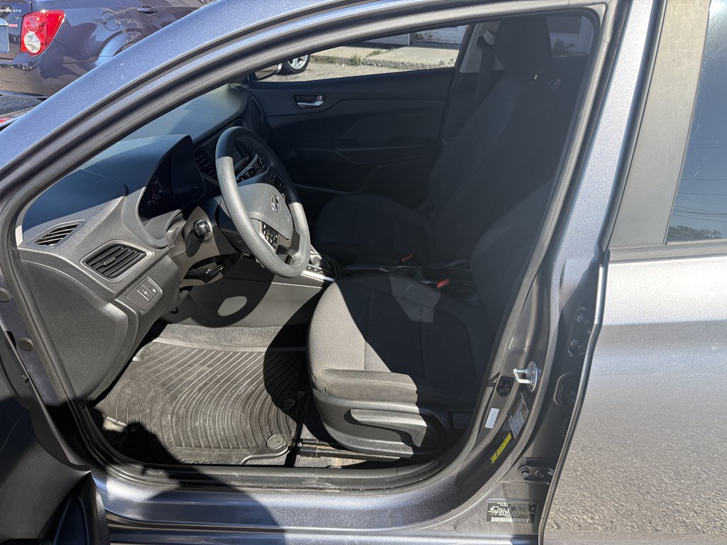 Used 2018 Hyundai Accent SE FWD image 12