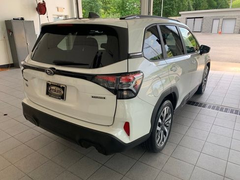 Used 2025 Subaru Forester Touring AWD/4WD image 16