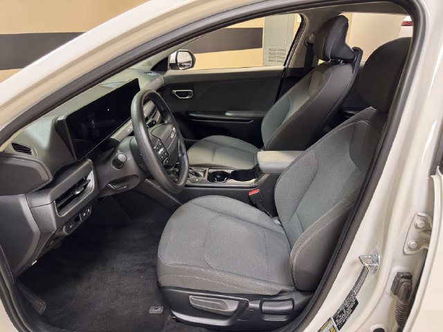 Used 2025 Kia K4 FWD image 8