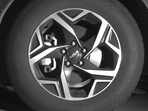 Used 2025 Kia Sportage LX FWD image 12