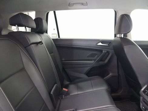 Used 2021 Volkswagen Tiguan SE image 24