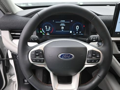 New 2026 Ford Explorer Active w/ Active Comfort Package RWD image 30