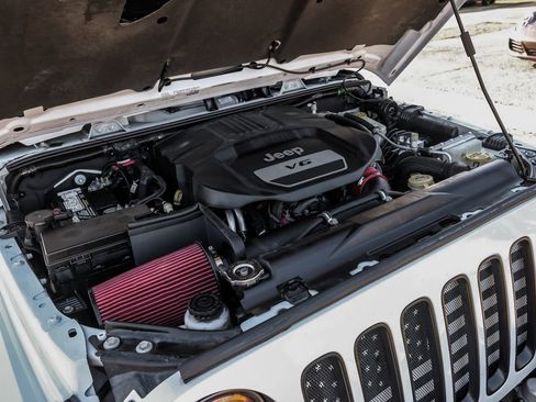 Used 2015 Jeep Wrangler Unlimited Sahara w/ Quick Order Package 24X image 51