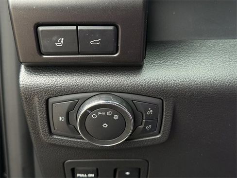 Used 2021 Ford Expedition Limited image 24