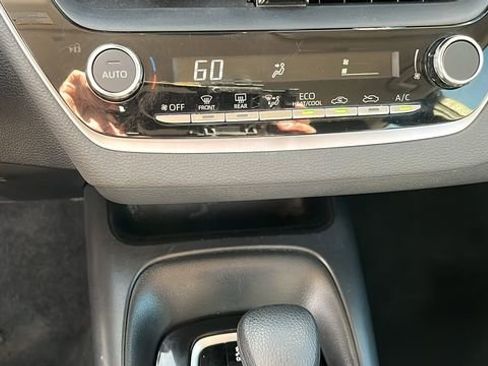 Used 2023 Toyota Corolla LE FWD image 13