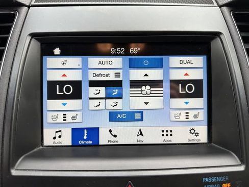 Used 2018 Ford Taurus SHO AWD/4WD image 21