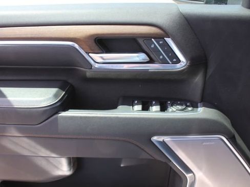 Used 2024 Chevrolet Silverado 2500 High Country w/ High Country Premium Package image 36