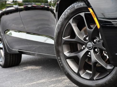 Used 2026 Chrysler Pacifica Limited w/ S Appearance Package FWD image 14