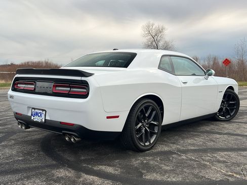 Used 2022 Dodge Challenger R/T w/ Blacktop Package image 5