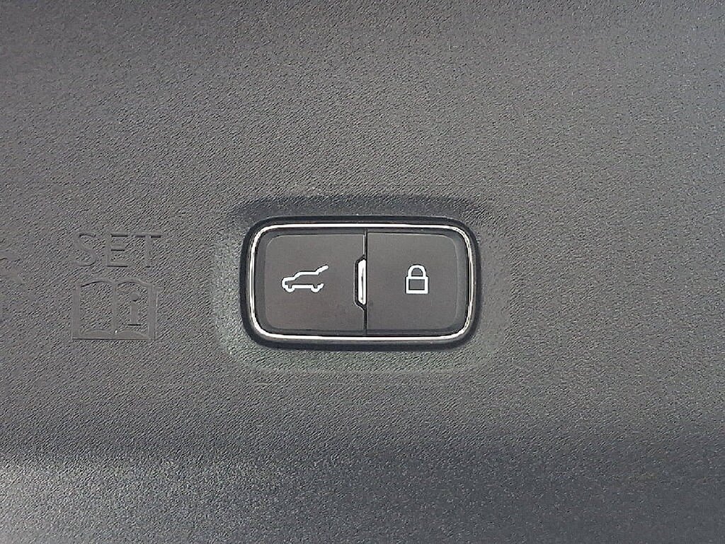 Used 2025 Ford Expedition Active AWD/4WD image 30