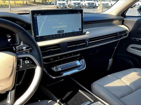 New 2026 Lincoln Corsair Premiere image 7