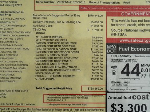 Used 2024 Ferrari SF90 Spider image 25