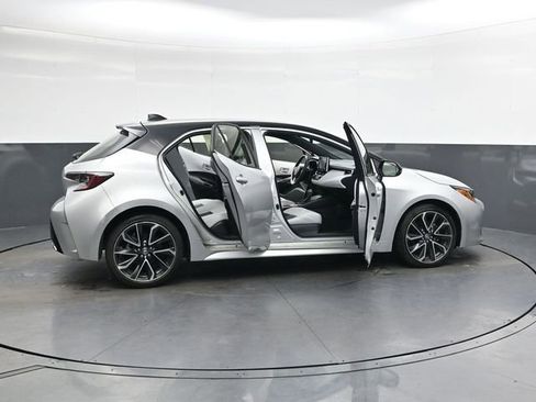 Used 2021 Toyota Corolla XSE image 39