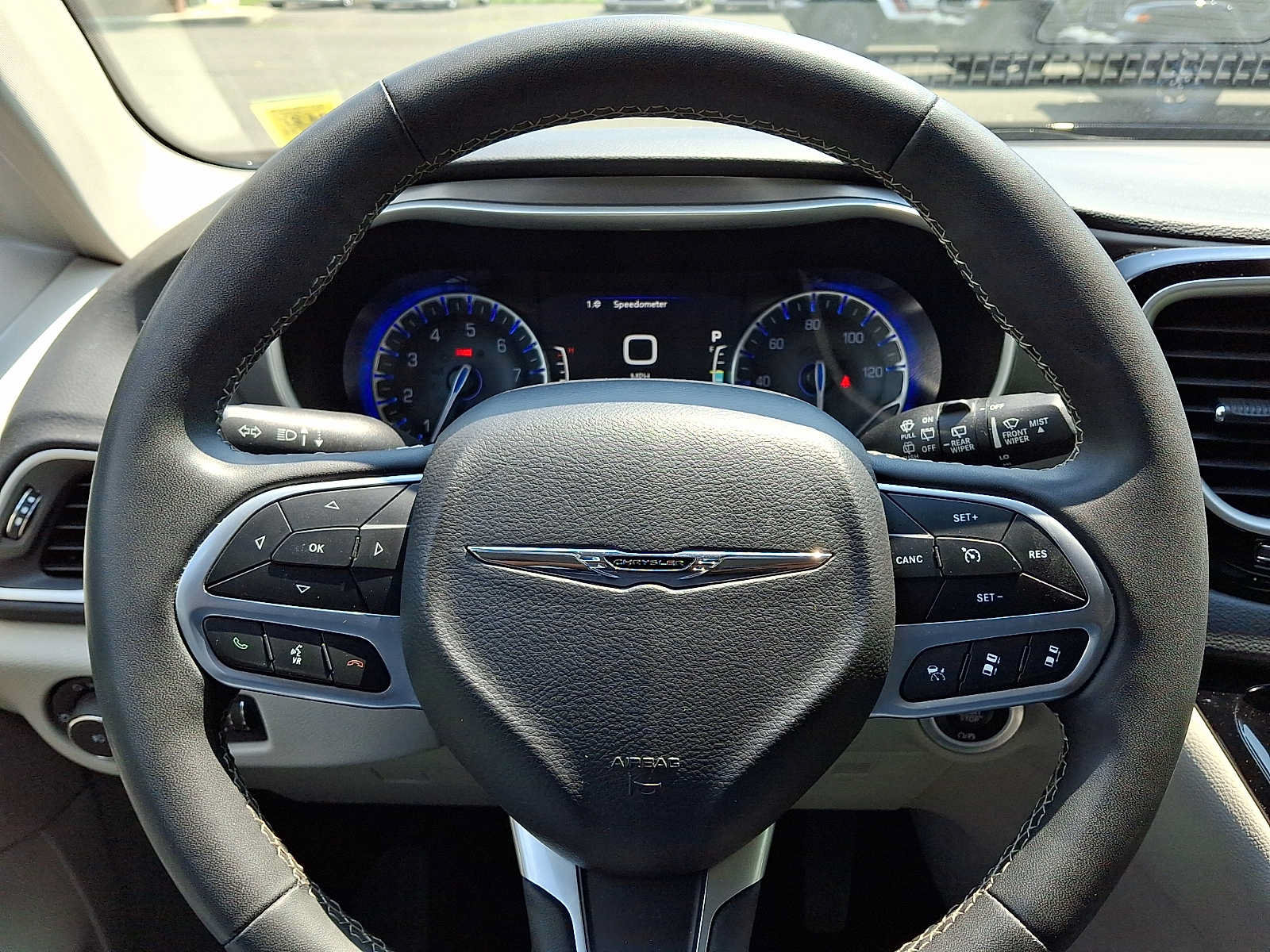 Used 2023 Chrysler Pacifica Touring-L FWD image 21