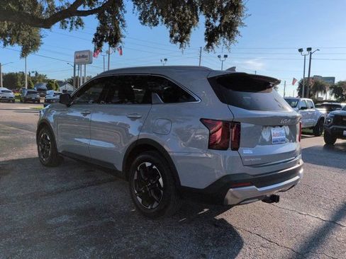 Used 2024 Kia Sorento S w/ Panoramic Sunroof Package FWD image 6