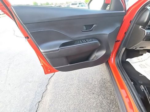 Used 2024 Hyundai Kona SEL AWD/4WD image 9