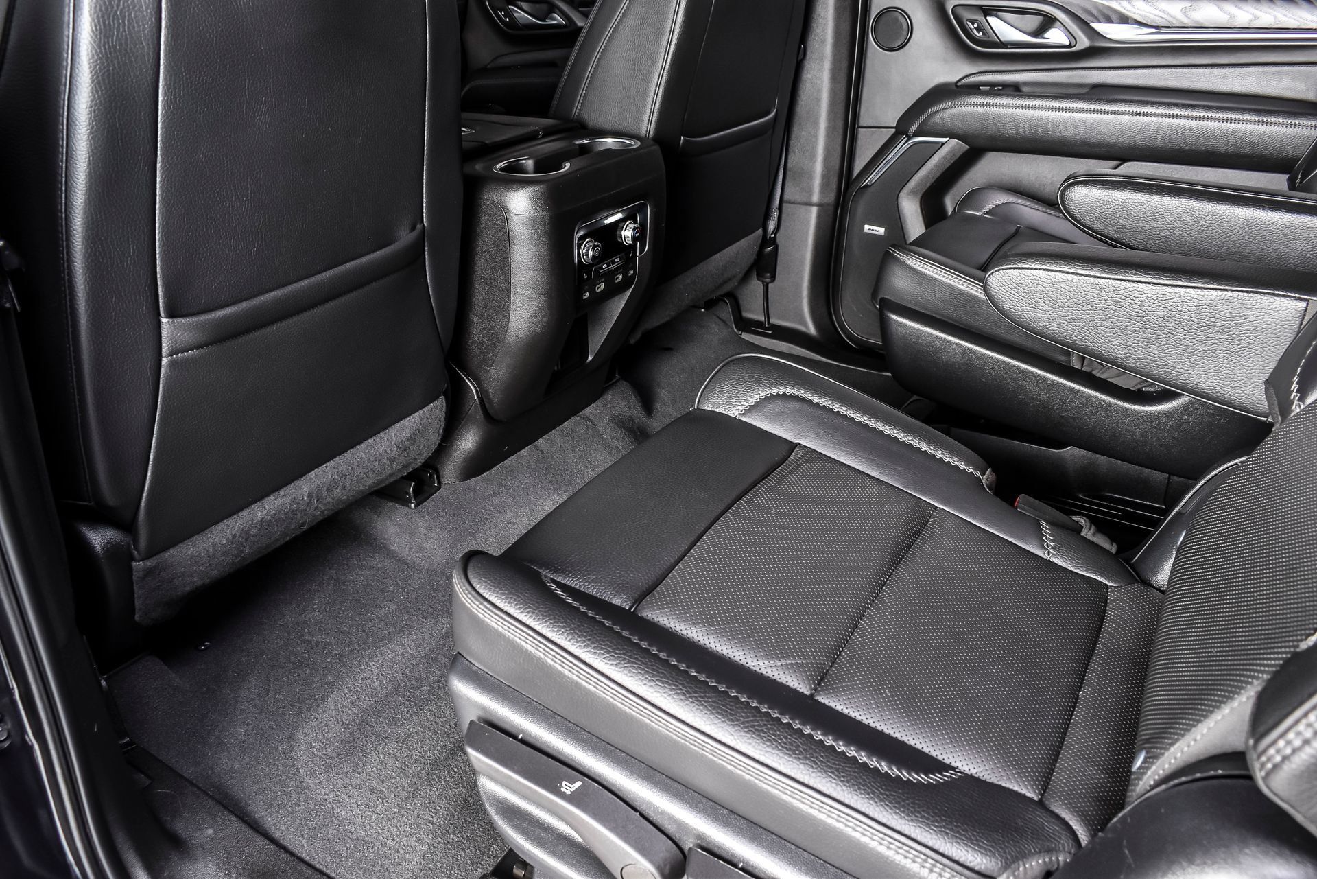 Used 2023 GMC Yukon XL Denali w/ Denali Reserve Package AWD/4WD image 20