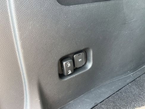 Used 2023 Ford Edge SEL w/ Convenience Package image 9