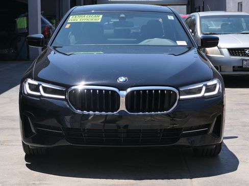 Used 2023 BMW 530i w/ Convenience Package RWD image 6