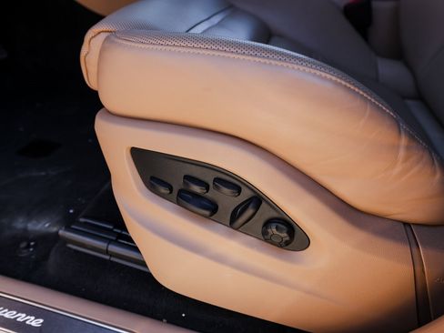 Certified 2023 Porsche Cayenne image 14