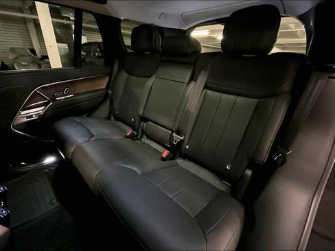 New 2025 Land Rover Range Rover SE image 9