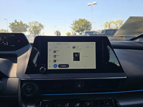 Used 2025 Toyota Prius XLE FWD image 27