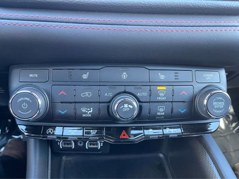 Certified 2025 Dodge Durango GT image 16