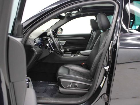 Used 2023 Maserati Grecale GT image 14