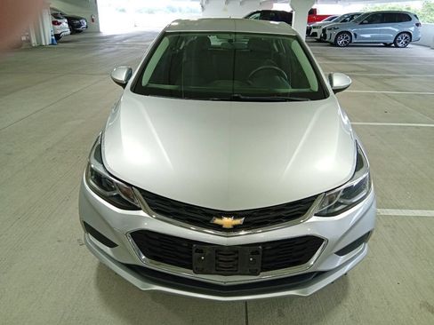 Used 2017 Chevrolet Cruze LT w/ Convenience Package FWD image 2