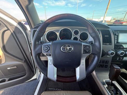 Used 2015 Toyota Sequoia Platinum image 12