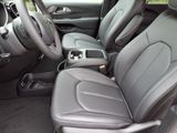 New 2026 Chrysler Pacifica Select image 6