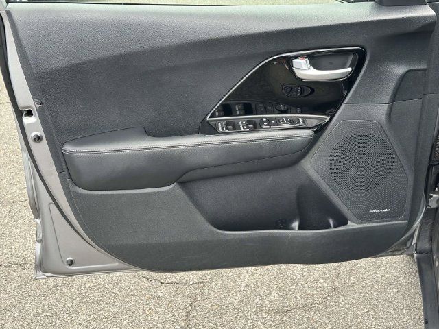 Used 2022 Kia Niro EX Premium FWD image 13