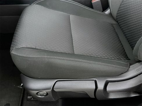 Used 2024 Mitsubishi Outlander ES image 9