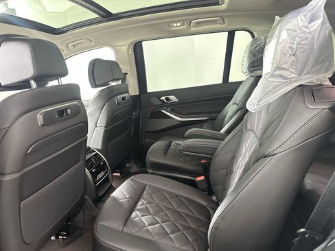 New 2026 BMW X7 xDrive40i w/ Premium Package image 19