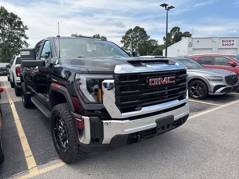 Used 2024 GMC Sierra 2500 Pro AWD/4WD image 5