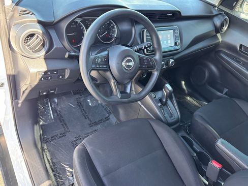 Used 2023 Nissan Kicks S FWD image 17