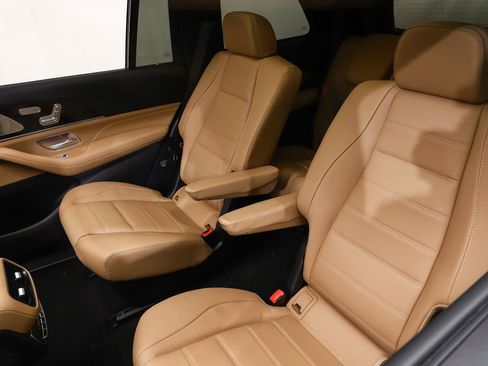 New 2026 Mercedes-Benz GLS 450 4MATIC image 11