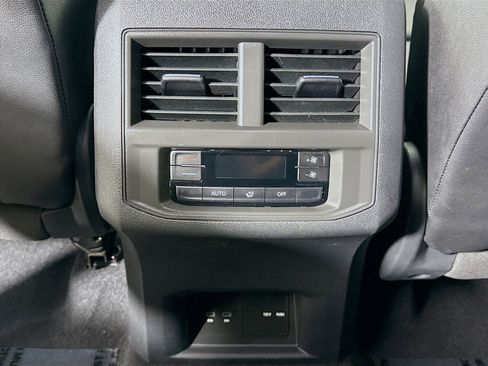Used 2023 Volkswagen Atlas SE AWD/4WD image 23