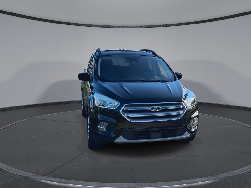 Used 2018 Ford Escape SE w/ Ford Safe & Smart Package FWD image 3