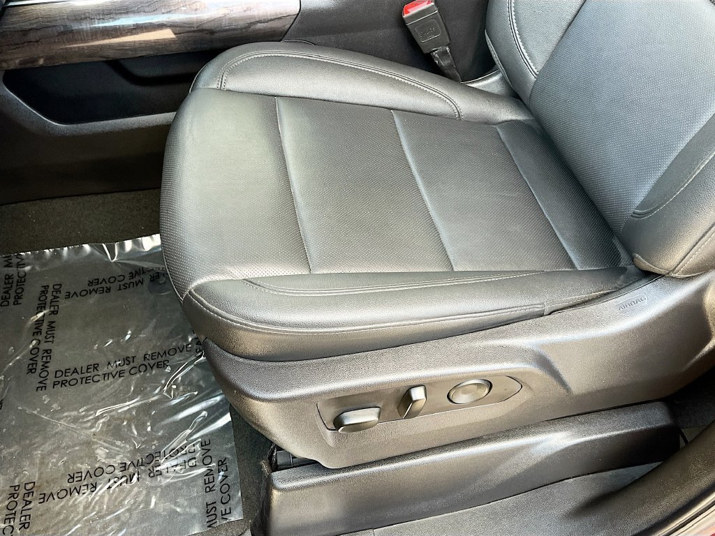 Used 2025 Chevrolet Silverado 1500 LTZ AWD/4WD image 20