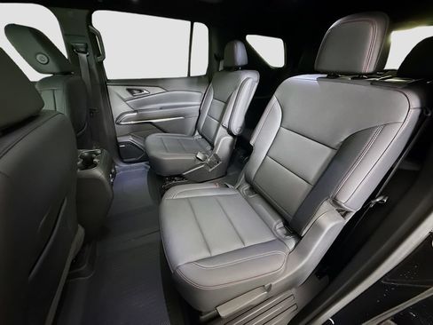 Used 2025 Chevrolet Traverse Z71 w/ Enhanced Driving Package AWD/4WD image 25