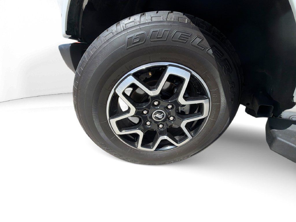 Used 2024 Ford Bronco Outer Banks AWD/4WD image 19