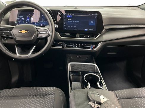 Certified 2025 Chevrolet Equinox LT AWD/4WD image 2